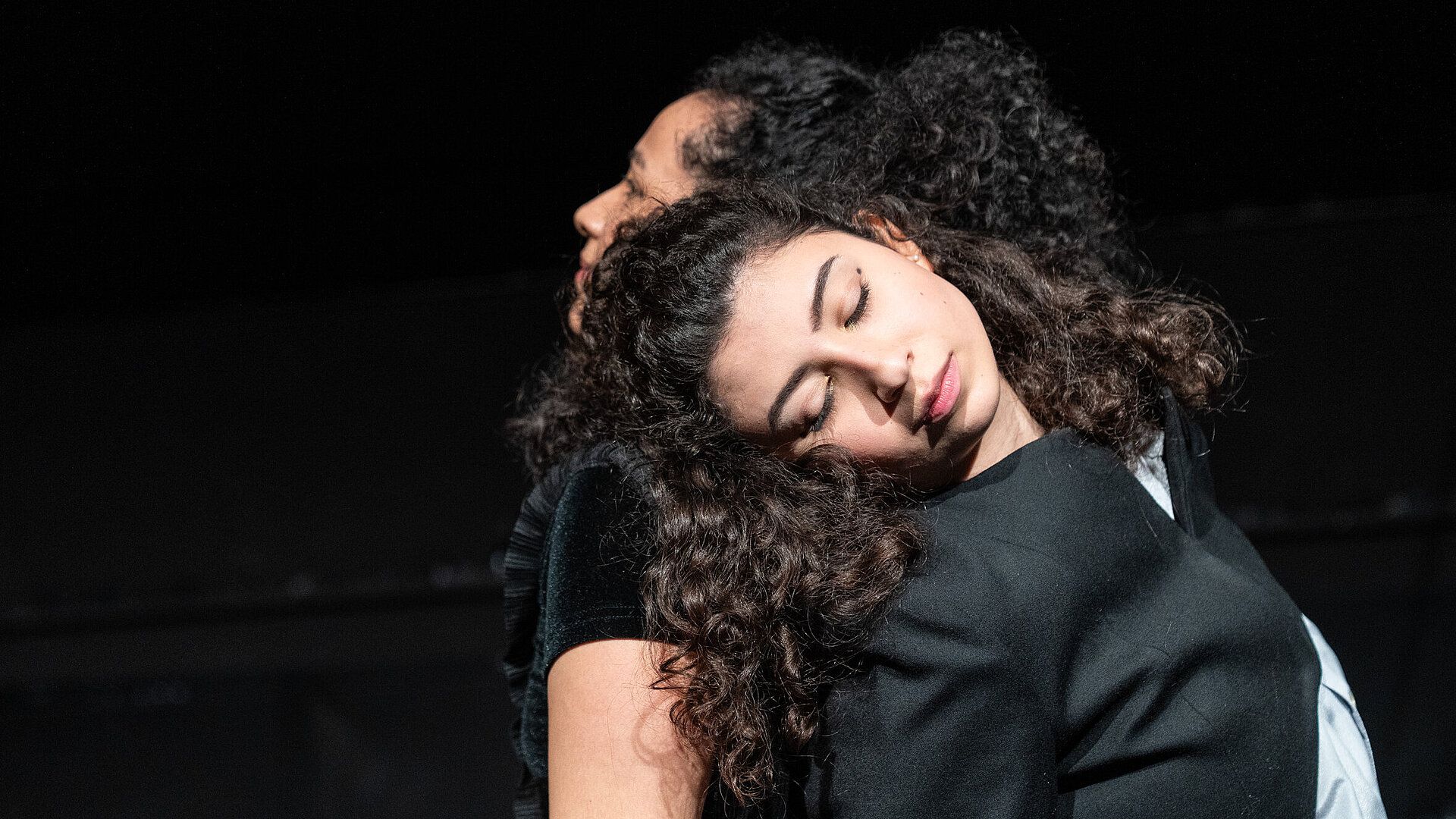 Bühnenimpressionen von »Zwischen Hin und Her – Meine Flucht aus Syrien«