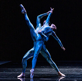 Bühnenimpressionen des Ballettabends »Blühend«