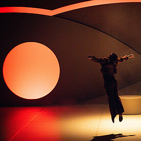 Bühnenimpressionen vom dreiteiligen Ballettabend »Demo-Mode«