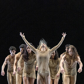 Bühnenimpressionen des Ballettabends »Blühend«