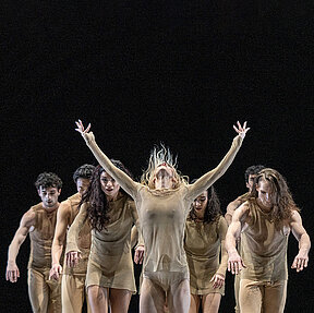 Bühnenimpressionen des Ballettabends »Blühend«