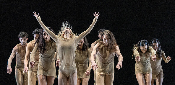 Bühnenimpressionen des Ballettabends »Blühend«