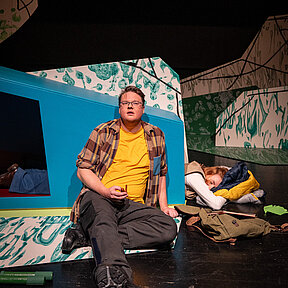 Bühnenimpressionen aus "Unsere wilden Jahre / As wi wild weern"