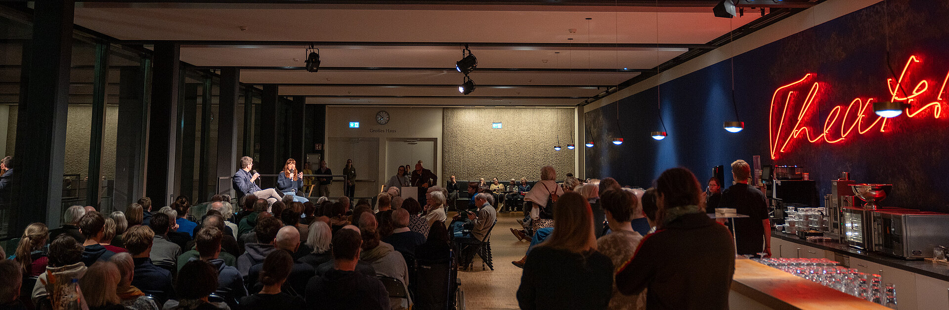 Impression von »Subtext« im Hauptfoyer